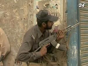 Пакистанський спецназ узяв під контроль обидві мечеті, захоплені терористами в місті Лахор