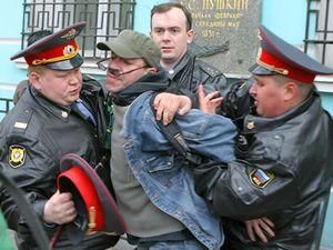 Прокуратура порушила кримінальну справу за фактом смерті студента у райвідділі міліції Прокуратура порушила кримінальну справу за фактом смерті студента у райвідділі міліції