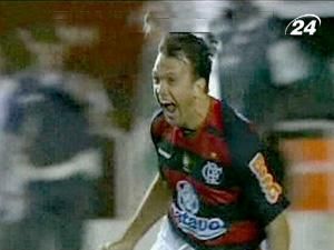 "Фламенгу" на власному полі не змогло переграти "Греміу" "Фламенгу" на власному полі не змогло переграти "Греміу"