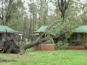 Шторм пронісся південно-східним узбережжям Австралії Шторм пронісся південно-східним узбережжям Австралії