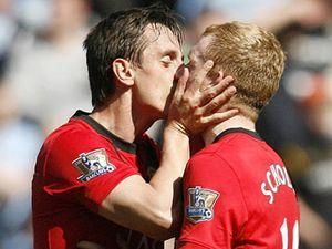 Скоулз, Невілл та Гіггз стануть тренерами в "Манчестер Юнайтед" Скоулз, Невілл та Гіггз стануть тренерами в "Манчестер Юнайтед"