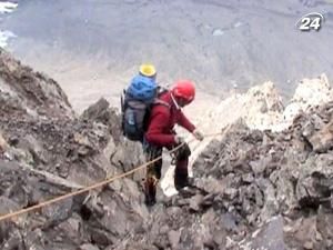 Екологи зібрали на Евересті 4 тонни сміття Екологи зібрали на Евересті 4 тонни сміття