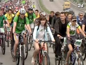 Тисячна армія велосипедистів Запоріжжя виїхала на центральний проспект міста Тисячна армія велосипедистів Запоріжжя виїхала на центральний проспект міста