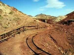 В Мексиці поліція знайшла у шахті більше 20 трупів В Мексиці поліція знайшла у шахті більше 20 трупів