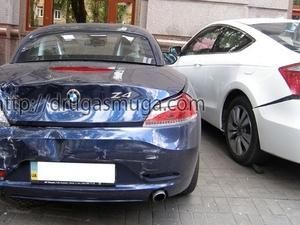 У центрі столиці зіткнулись п’ять елітних автомобілів У центрі столиці зіткнулись п’ять елітних автомобілів