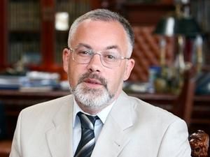 Табачник проти повної заборони на вживання і продаж спиртного Табачник проти повної заборони на вживання і продаж спиртного