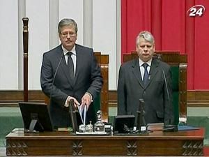 Коморовський і Качинський попереду всіх у президентських перегонах Коморовський і Качинський попереду всіх у президентських перегонах