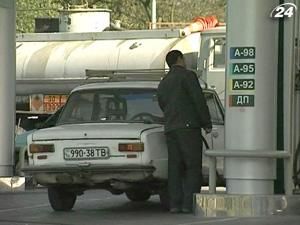 Роздрібні ціни на бензин в Україні знизилися Роздрібні ціни на бензин в Україні знизилися