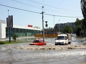 Площу у Маріуполі залило фекаліями