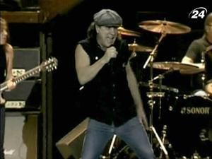 Гурт AC/DC ледь не залишився в полоні румунської влади