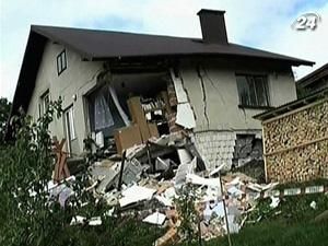 На півдні Польщі через дощі трапився зсув ґрунту На півдні Польщі через дощі трапився зсув ґрунту