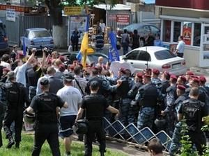 У Києві міліція захопила опозиціонерів у кільце •фото•