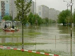 Через сильні дощі у Варшаві розпочалася повінь