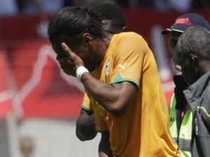 Японець зламав Дрогба руку Японець зламав Дрогба руку