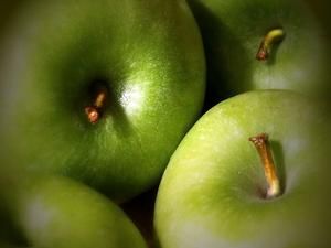 Українці почали їсти більше яблук і менше бананів Українці почали їсти більше яблук і менше бананів