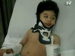 Хлопчик упав з висоти 7-го поверху і вижив Хлопчик упав з висоти 7-го поверху і вижив