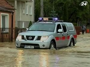 Декілька тисяч мешканців Варшави покинули свої домівки Декілька тисяч мешканців Варшави покинули свої домівки