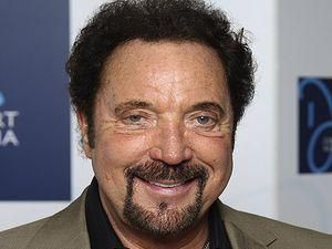 Тома Джонса привітали з ювілеєм кавером "Delilah" Тома Джонса привітали з ювілеєм кавером "Delilah"