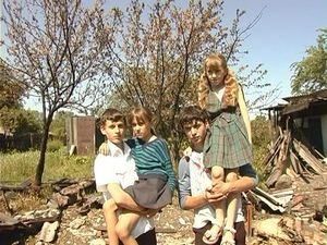 На Луганщині підлітки врятували з вогню 7 осіб На Луганщині підлітки врятували з вогню 7 осіб