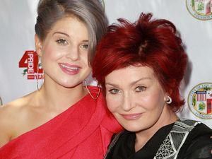 Келлі Озборн захистила маму від нападів журналістів Келлі Озборн захистила маму від нападів журналістів