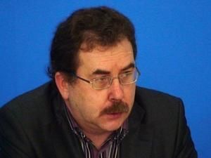 Активісти збирають підписи проти нової редакції закону про мирні зібрання Активісти збирають підписи проти нової редакції закону про мирні зібрання