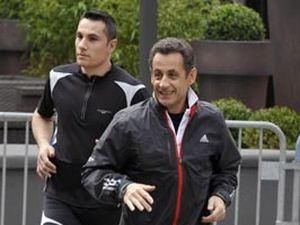 Ніколя Саркозі не хоче високих охоронців Ніколя Саркозі не хоче високих охоронців