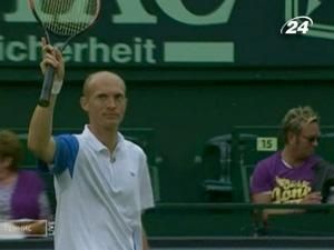 Микола Давиденко успішо зіграв дебютний матч після травми Микола Давиденко успішо зіграв дебютний матч після травми