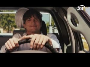 "Кілери": під час відпочинку дівчина зустрічає чоловіка своєї мрії "Кілери": під час відпочинку дівчина зустрічає чоловіка своєї мрії