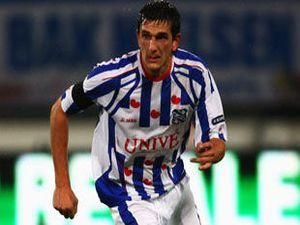 Захисник "Херенвена" у "Динамо" Захисник "Херенвена" у "Динамо"