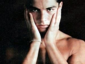 Роналдо може пропустити старт Чемпіонату світу у ПАР Роналдо може пропустити старт Чемпіонату світу у ПАР