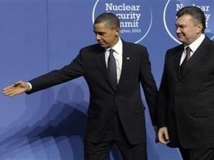 Обама просить Януковича посприяти у ядерному роззброєнні Обама просить Януковича посприяти у ядерному роззброєнні