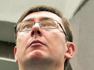 Луценко: у Януковича занадто велика кількість охоронців Луценко: у Януковича занадто велика кількість охоронців