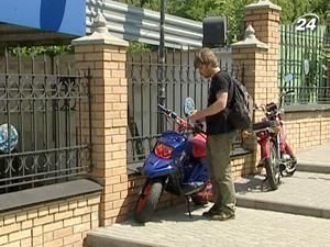 ДАІ починає реєструвати скутери і видавати права на керування ними ДАІ починає реєструвати скутери і видавати права на керування ними