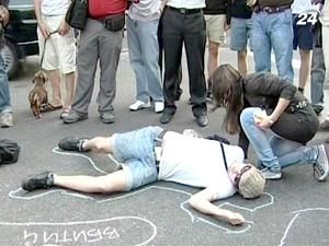 400 студентів протестували біля Шевченківського райвідділку міліції 400 студентів протестували біля Шевченківського райвідділку міліції