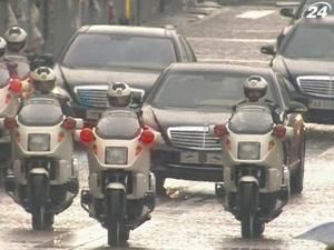 Президент змінив маршрут кортежу через інформацію про замах Президент змінив маршрут кортежу через інформацію про замах