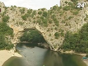 Ардеш - безкраї простори густих лісів та каньйони з печерами Ардеш - безкраї простори густих лісів та каньйони з печерами