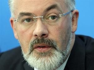 Табачник запевняє, у всіх чиновників справжні дипломи Табачник запевняє, у всіх чиновників справжні дипломи