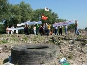 У Львові провели акцію-антиутопію біля фекальної станції У Львові провели акцію-антиутопію біля фекальної станції