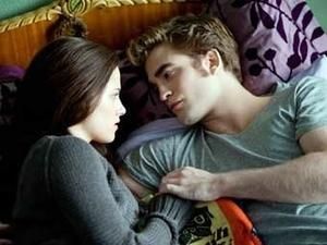 Останній фільм саги "Сутінки" розділять на дві частини Останній фільм саги "Сутінки" розділять на дві частини