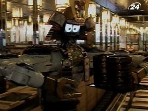 У ресторані Хаджіме клієнтів обслуговують роботи У ресторані Хаджіме клієнтів обслуговують роботи