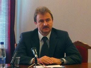 Додатковий податок на бензин спрямують на будівництво доріг Додатковий податок на бензин спрямують на будівництво доріг