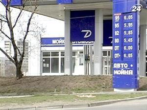 Уряд хоче впровадити податок на бензин Уряд хоче впровадити податок на бензин