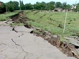 У Кривому Розі з’ясовують обставини, за яких півсела пішло під землю У Кривому Розі з’ясовують обставини, за яких півсела пішло під землю