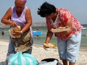 У Криму заборонять продавати їжу на пляжах У Криму заборонять продавати їжу на пляжах