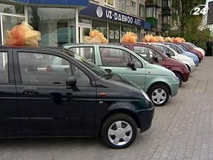 Продажі автомобілів суттєво скоротилося