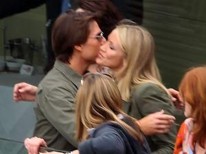 Том Круз і Камерон Діас закінчили зйомки, але не поспішають розлучатись Том Круз і Камерон Діас закінчили зйомки, але не поспішають розлучатись