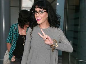 Кеті Пері роздягнулась для кліпу і їй є що показати (фото) Кеті Пері роздягнулась для кліпу і їй є що показати (фото)