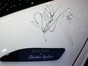 Агілера продала своє іменне авто Агілера продала своє іменне авто