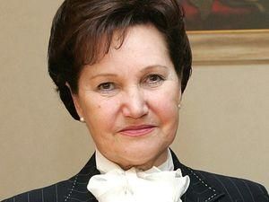 Янукович нагородив Людмилу Кучму орденом княгині Ольги Янукович нагородив Людмилу Кучму орденом княгині Ольги