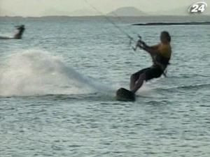 Кайтсерфінг - можливість відчути усю силу вітру та потужність водної стихії Кайтсерфінг - можливість відчути усю силу вітру та потужність водної стихії